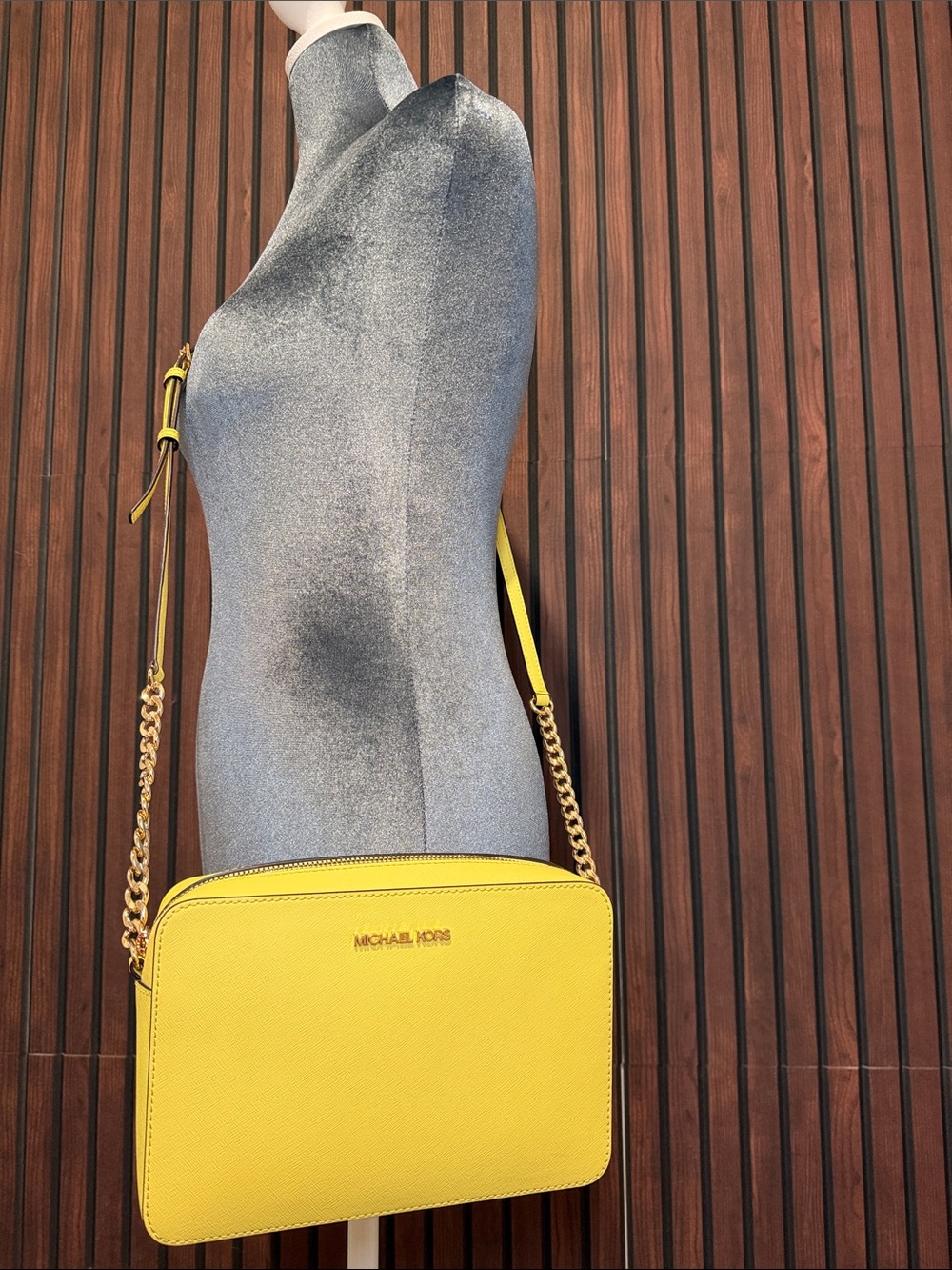 Michael Kors Jet Set Saffiano Leather Crossbody Bag Sunshine Yellow W/Gold Chain